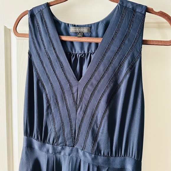 Banana Republic midi dress - Picture 2 of 11